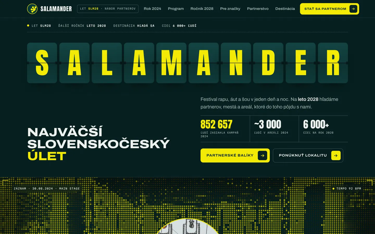 Úvod webu 2028.salamander.fun s preklápacou tabuľou SALAMANDER na počítači a v mobile